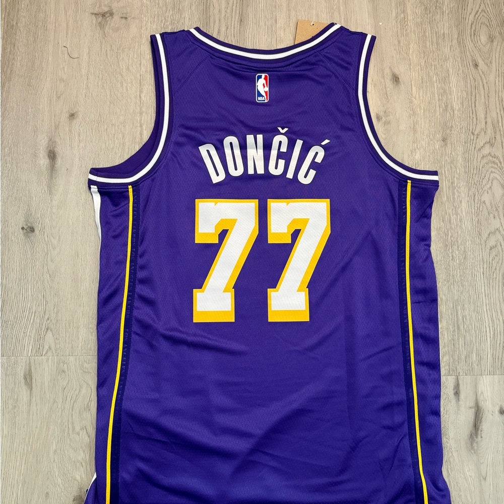 Luka Doncic Los Angeles Lakers jersey size 48 Men’s Large NWT - Picture 2 of 3